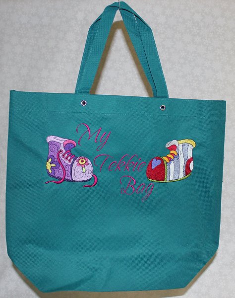 Image of tekkie_bag.jpg